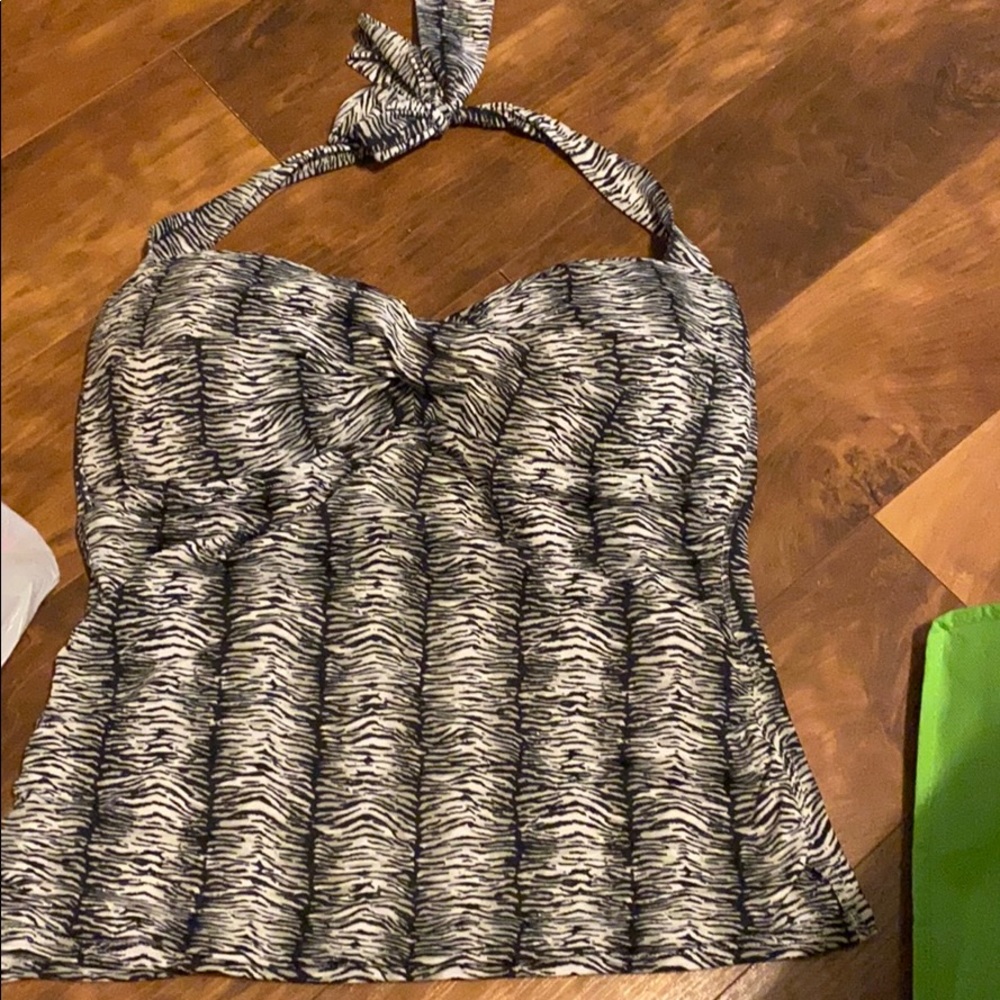Swimming top